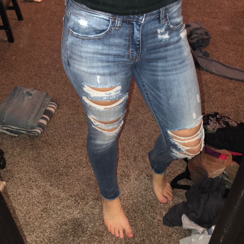 American Eagle super super stretch ripped jeans